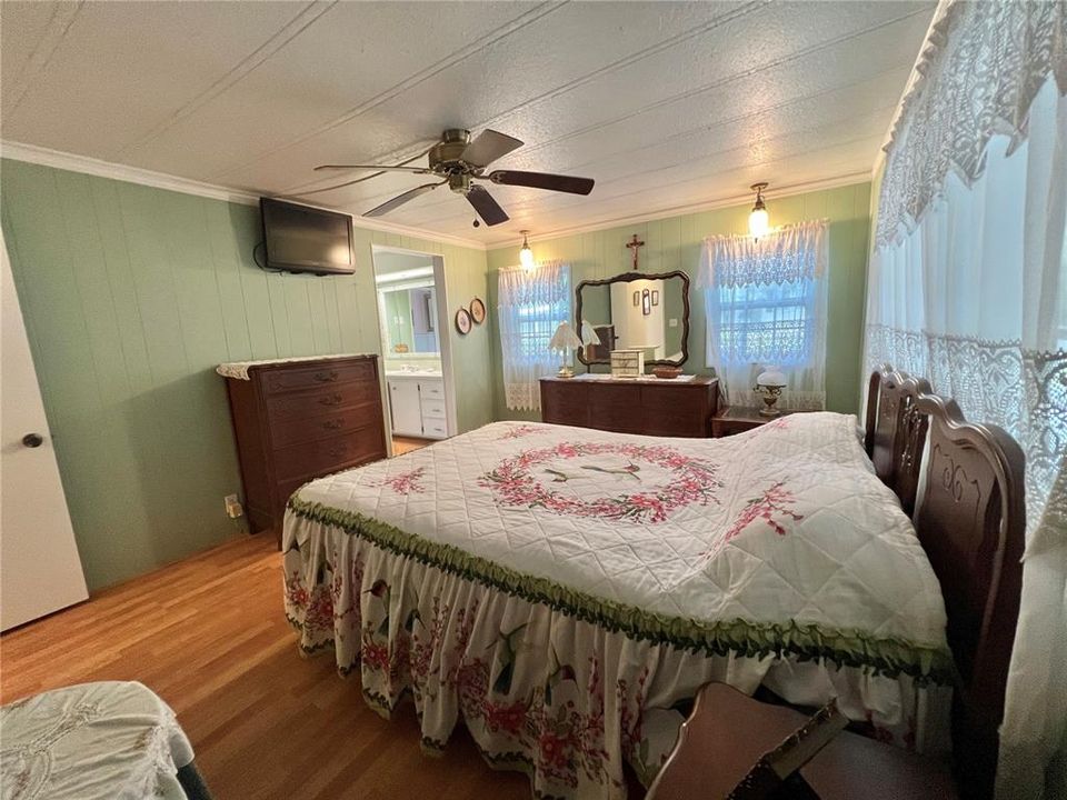 For Sale: $186,328 (2 beds, 2 baths, 1452 Square Feet)