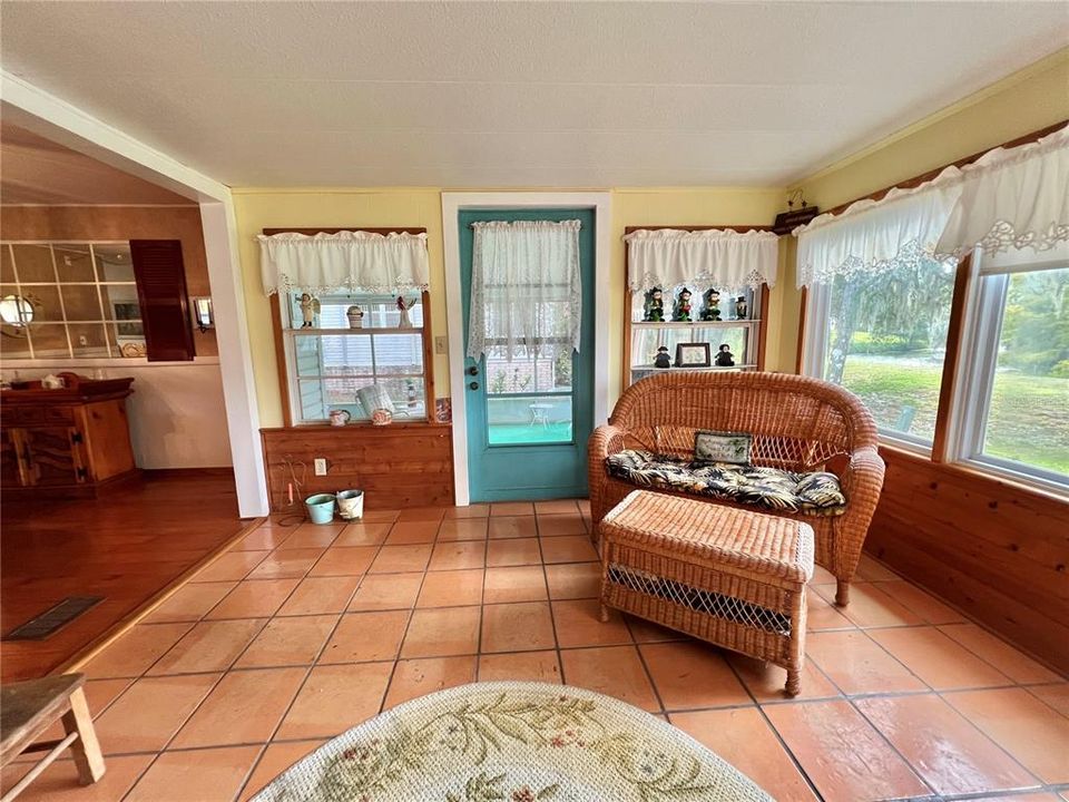 For Sale: $186,328 (2 beds, 2 baths, 1452 Square Feet)