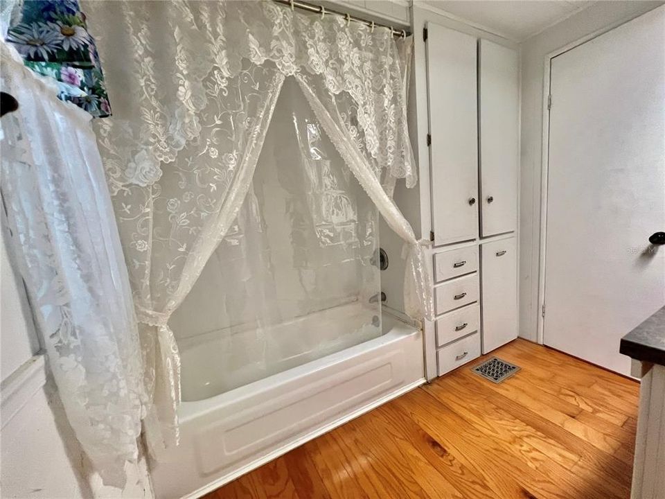 For Sale: $186,328 (2 beds, 2 baths, 1452 Square Feet)