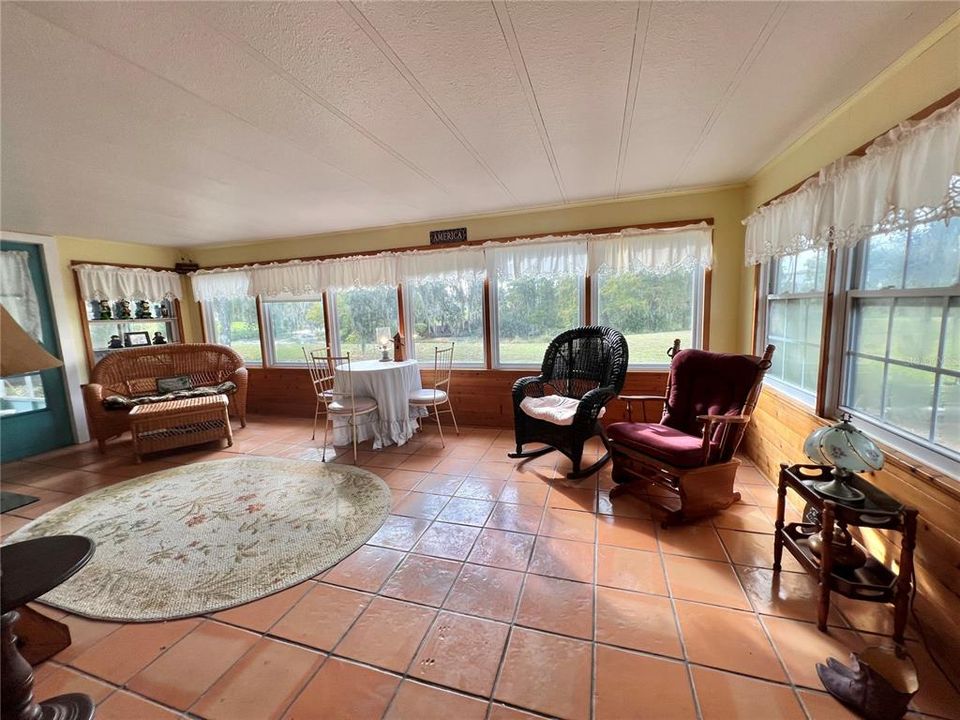 For Sale: $186,328 (2 beds, 2 baths, 1452 Square Feet)