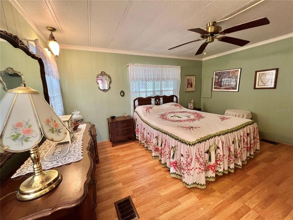 For Sale: $186,328 (2 beds, 2 baths, 1452 Square Feet)