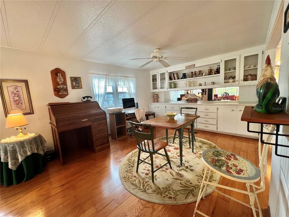 For Sale: $186,328 (2 beds, 2 baths, 1452 Square Feet)