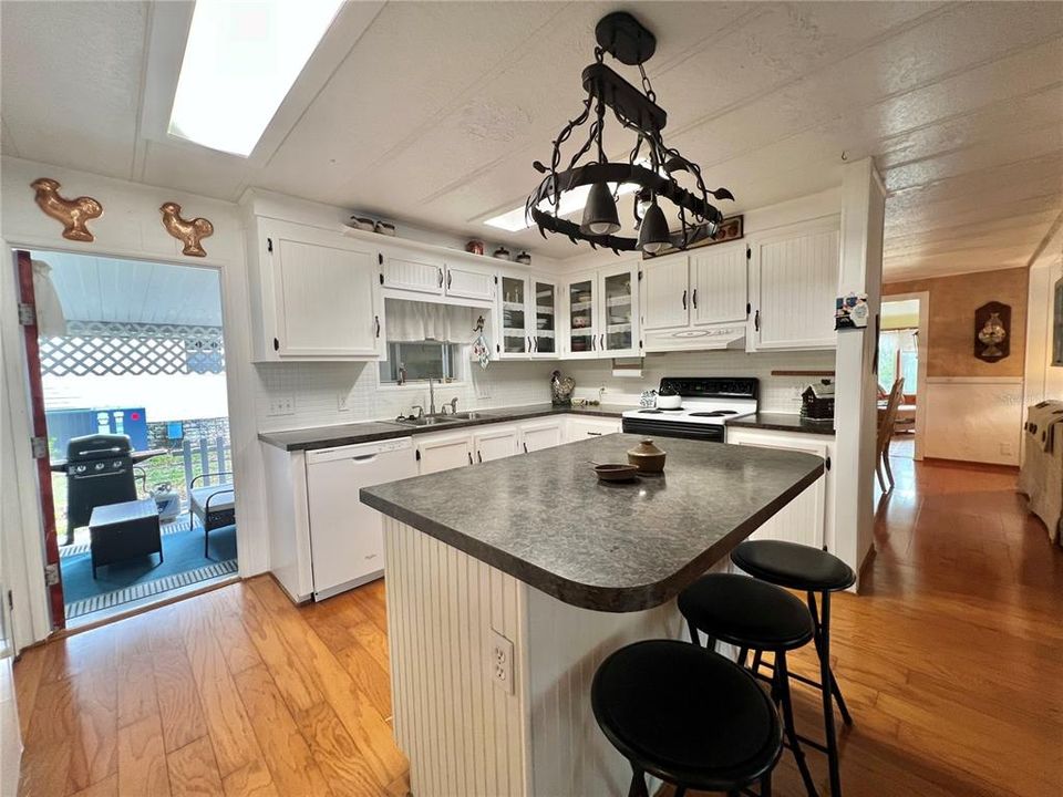 For Sale: $186,328 (2 beds, 2 baths, 1452 Square Feet)