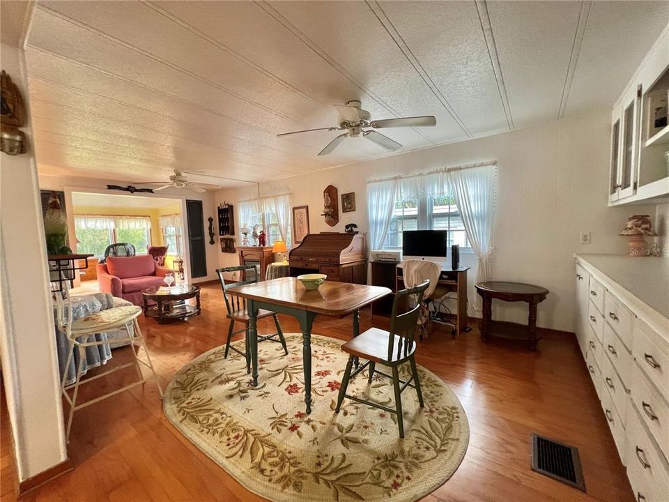 For Sale: $186,328 (2 beds, 2 baths, 1452 Square Feet)