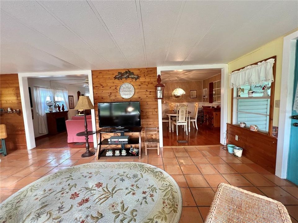 For Sale: $186,328 (2 beds, 2 baths, 1452 Square Feet)