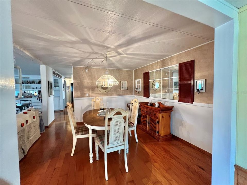 For Sale: $186,328 (2 beds, 2 baths, 1452 Square Feet)