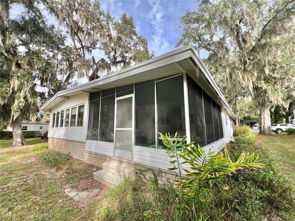 For Sale: $186,328 (2 beds, 2 baths, 1452 Square Feet)