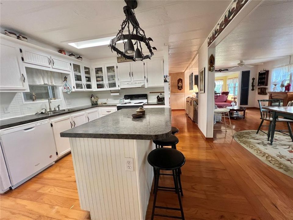 For Sale: $186,328 (2 beds, 2 baths, 1452 Square Feet)