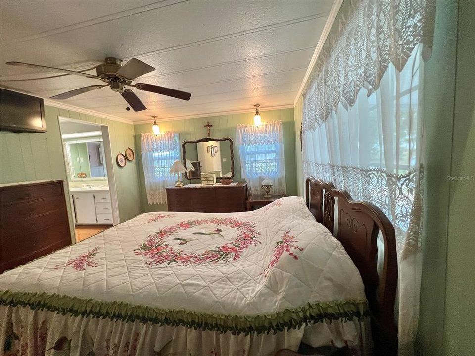 For Sale: $186,328 (2 beds, 2 baths, 1452 Square Feet)