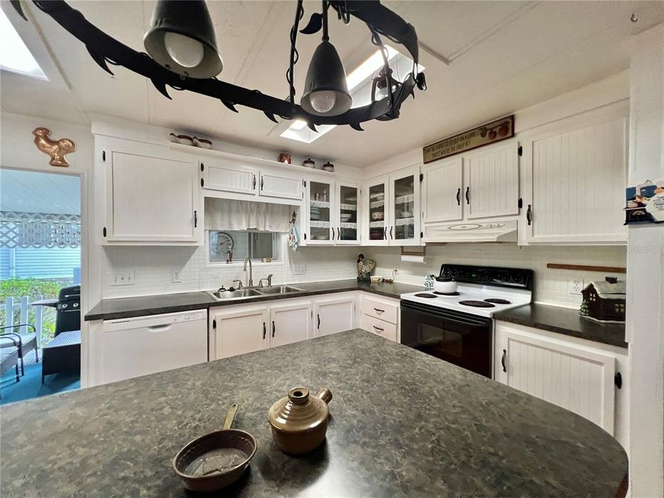 For Sale: $186,328 (2 beds, 2 baths, 1452 Square Feet)