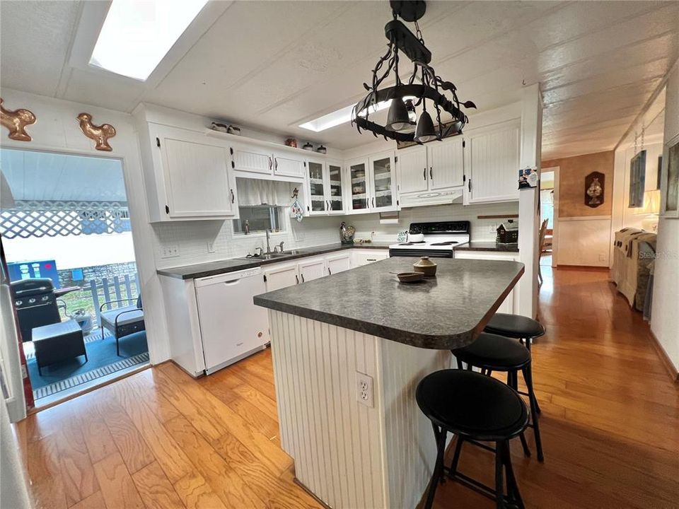 For Sale: $186,328 (2 beds, 2 baths, 1452 Square Feet)