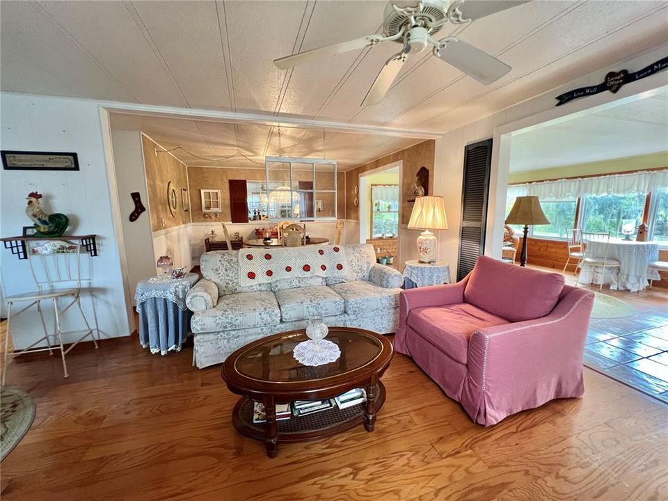 For Sale: $186,328 (2 beds, 2 baths, 1452 Square Feet)