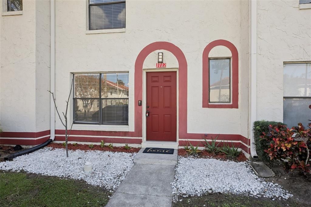 For Sale: $199,000 (2 beds, 1 baths, 1032 Square Feet)