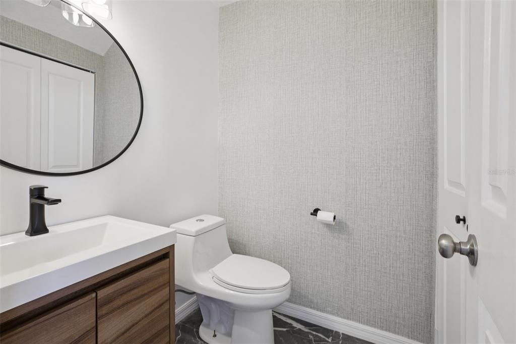 For Sale: $199,000 (2 beds, 1 baths, 1032 Square Feet)