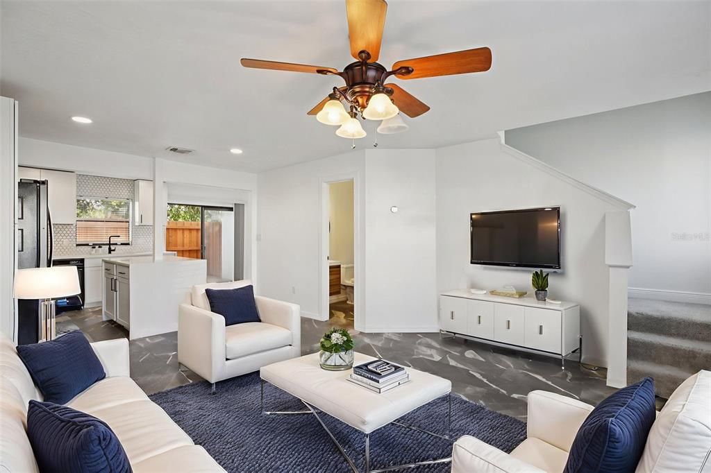 For Sale: $199,000 (2 beds, 1 baths, 1032 Square Feet)