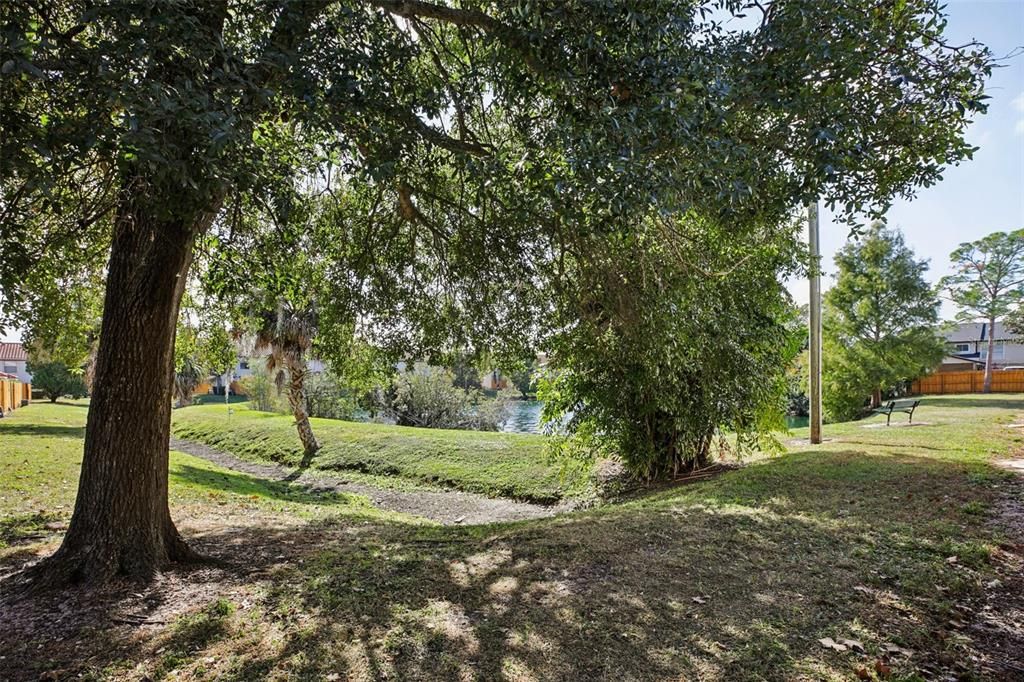 For Sale: $199,000 (2 beds, 1 baths, 1032 Square Feet)