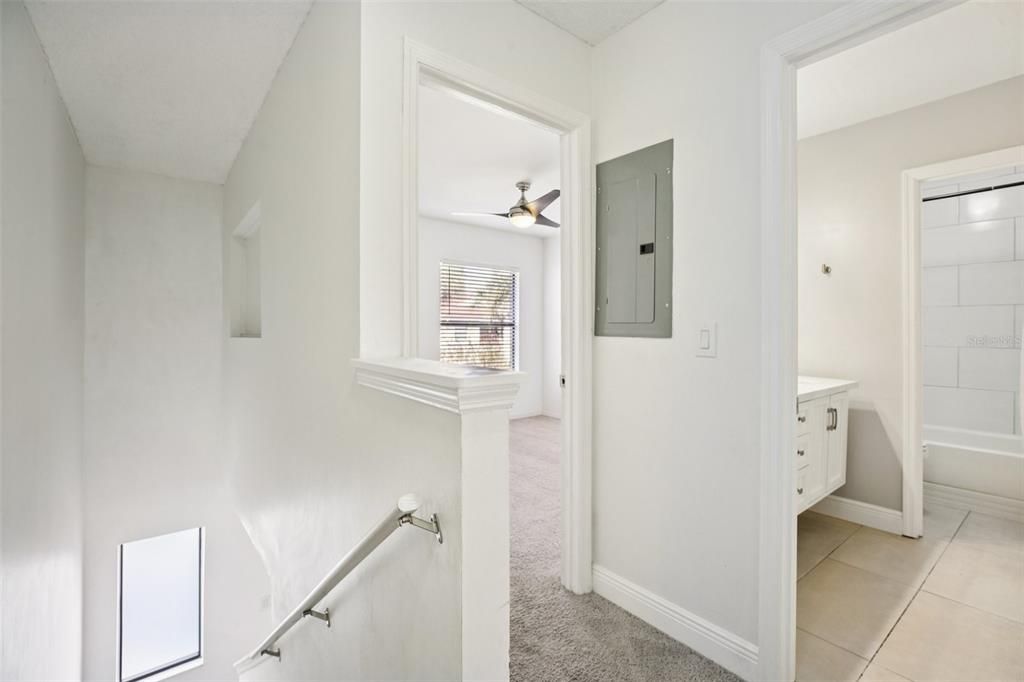 For Sale: $199,000 (2 beds, 1 baths, 1032 Square Feet)