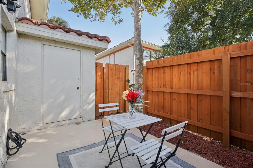 For Sale: $199,000 (2 beds, 1 baths, 1032 Square Feet)