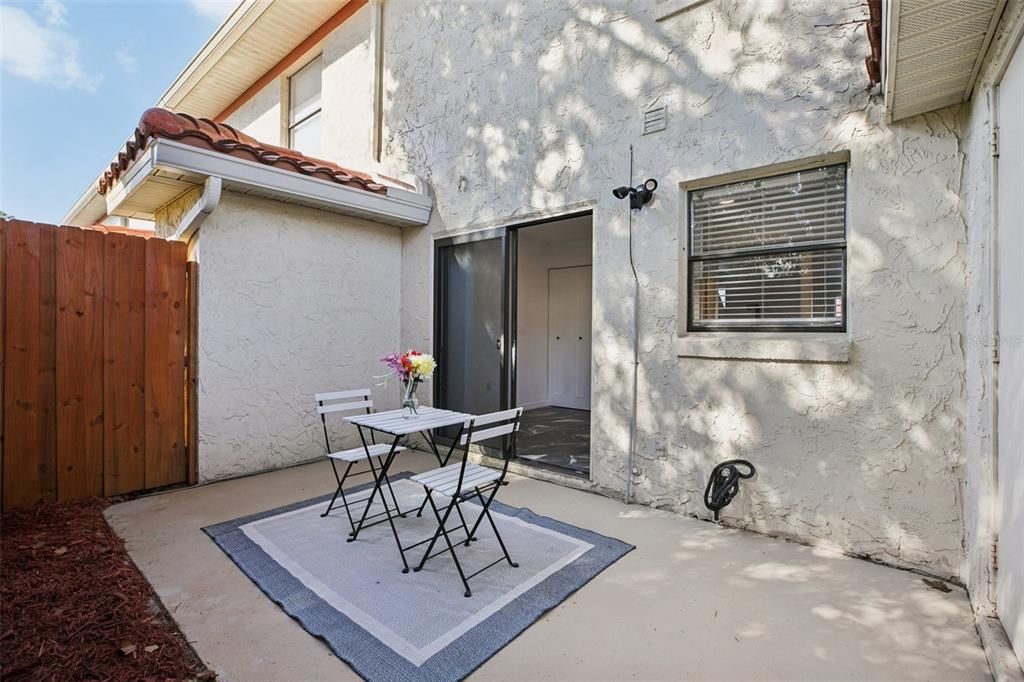 For Sale: $199,000 (2 beds, 1 baths, 1032 Square Feet)