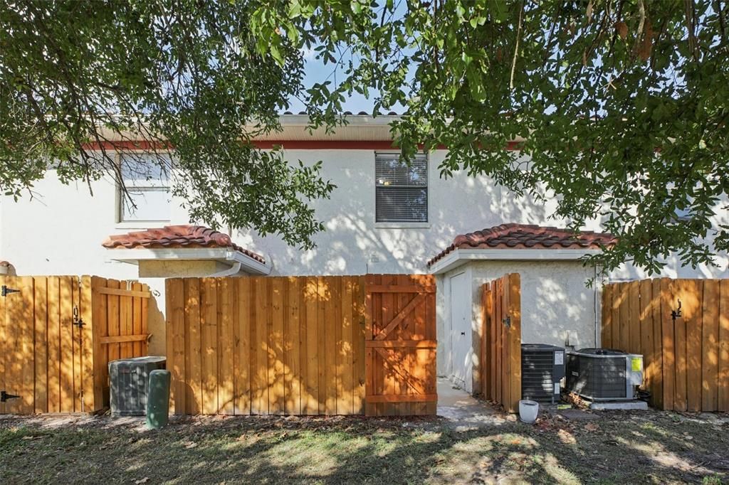 For Sale: $199,000 (2 beds, 1 baths, 1032 Square Feet)