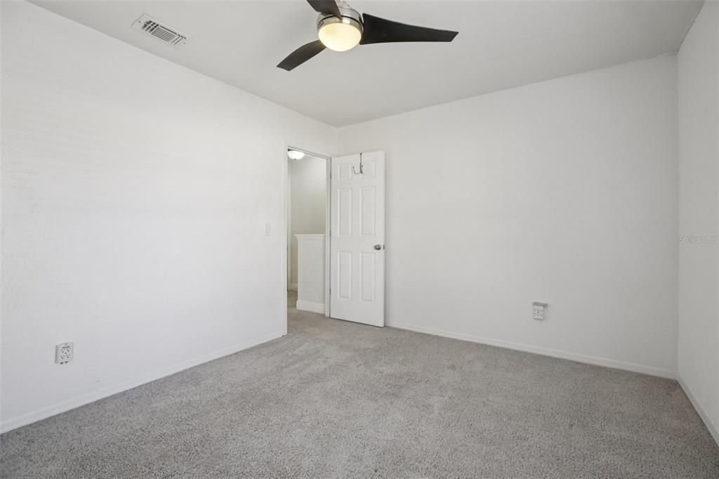 For Sale: $199,000 (2 beds, 1 baths, 1032 Square Feet)