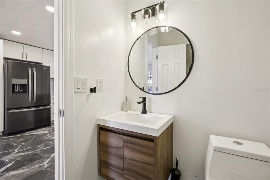 For Sale: $199,000 (2 beds, 1 baths, 1032 Square Feet)