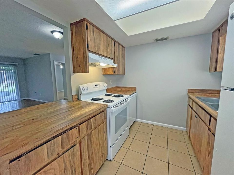 В аренду: $1,485 (2 спален, 1 ванн, 794 Квадратных фут)