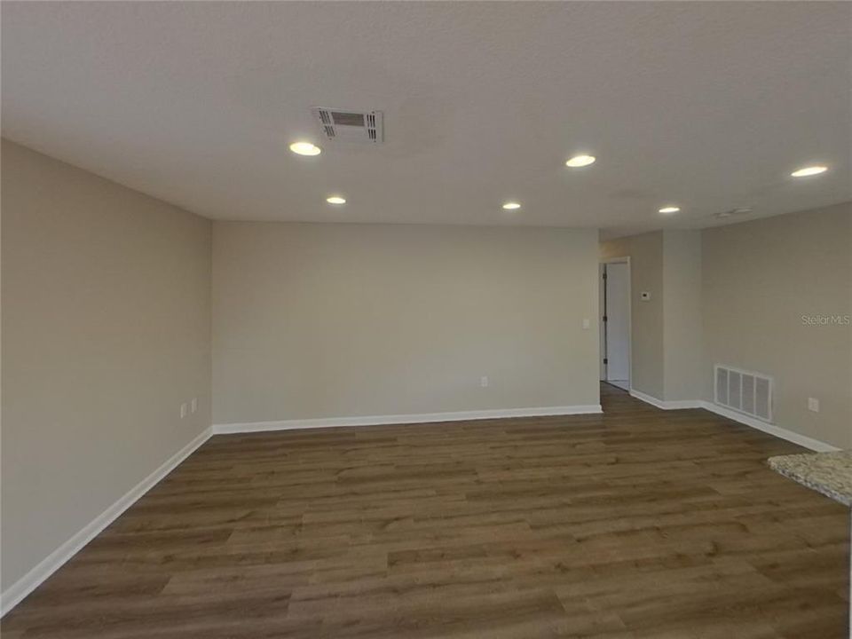 Active With Contract: $1,979 (3 beds, 2 baths, 1350 Square Feet)