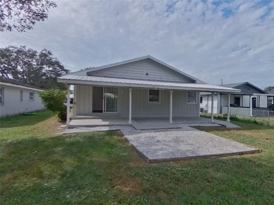 Active With Contract: $1,979 (3 beds, 2 baths, 1350 Square Feet)