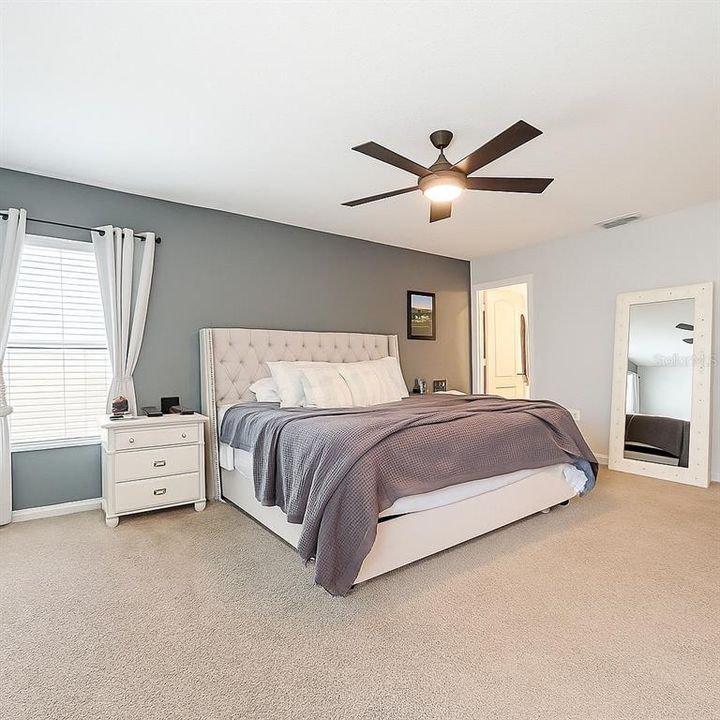 For Sale: $334,900 (4 beds, 2 baths, 1983 Square Feet)