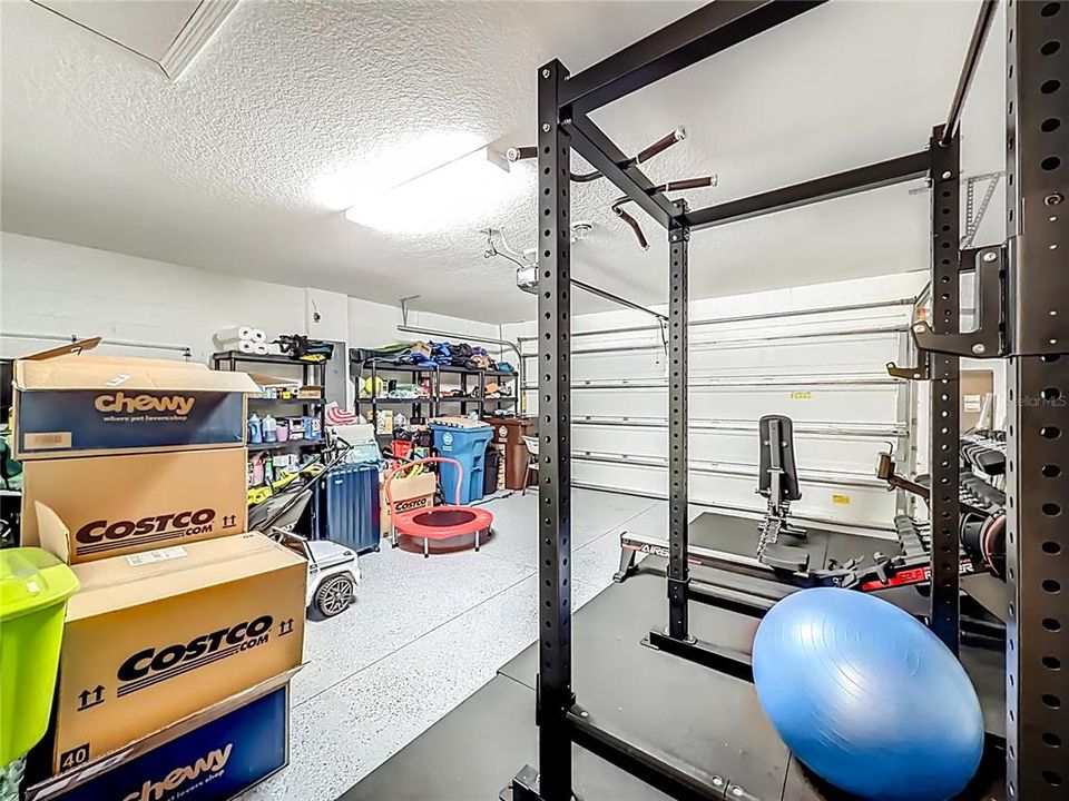 For Sale: $334,900 (4 beds, 2 baths, 1983 Square Feet)