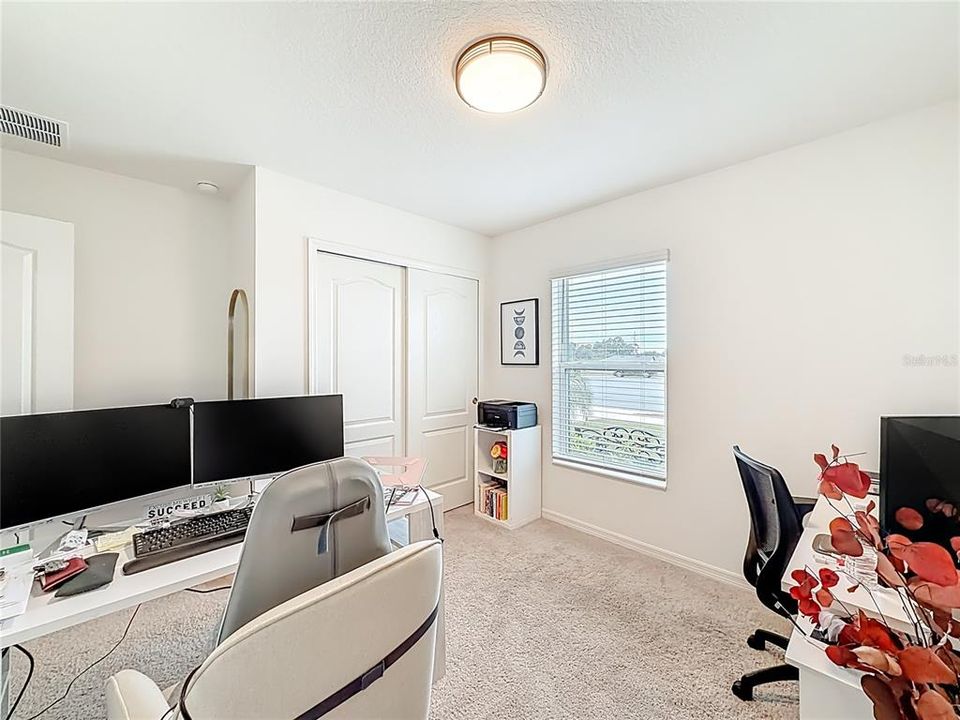 For Sale: $334,900 (4 beds, 2 baths, 1983 Square Feet)