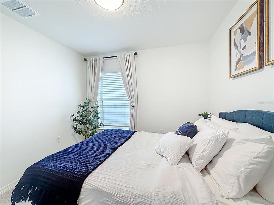 For Sale: $334,900 (4 beds, 2 baths, 1983 Square Feet)