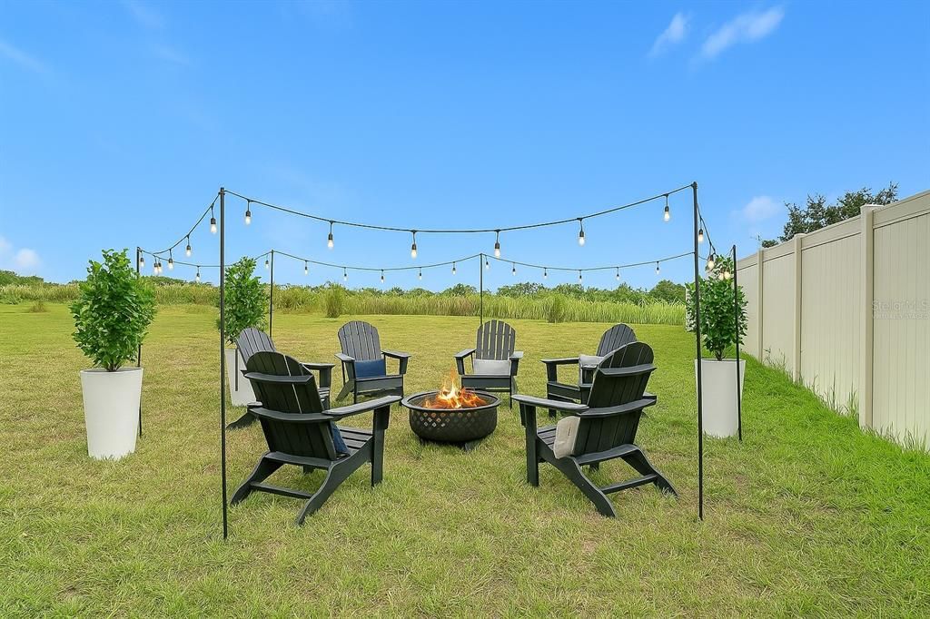 For Sale: $334,900 (4 beds, 2 baths, 1983 Square Feet)