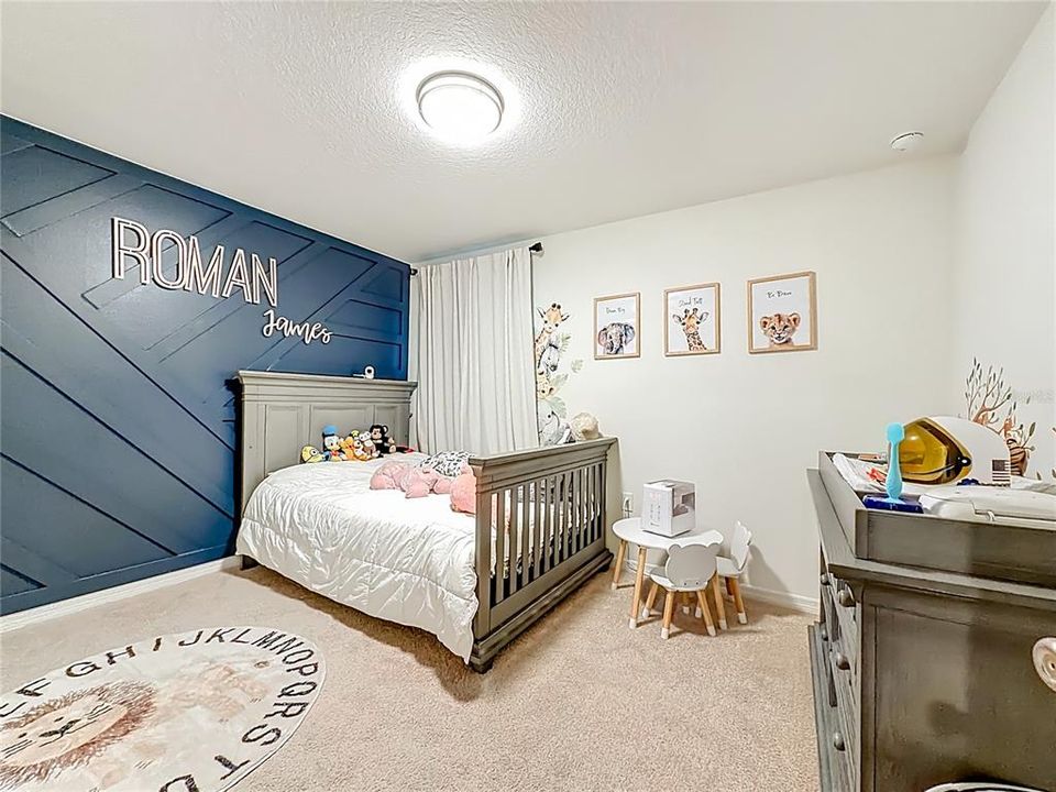 For Sale: $334,900 (4 beds, 2 baths, 1983 Square Feet)