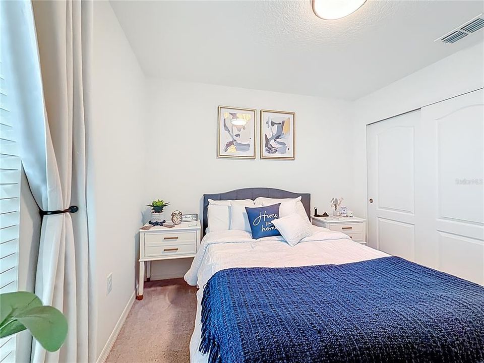 For Sale: $334,900 (4 beds, 2 baths, 1983 Square Feet)