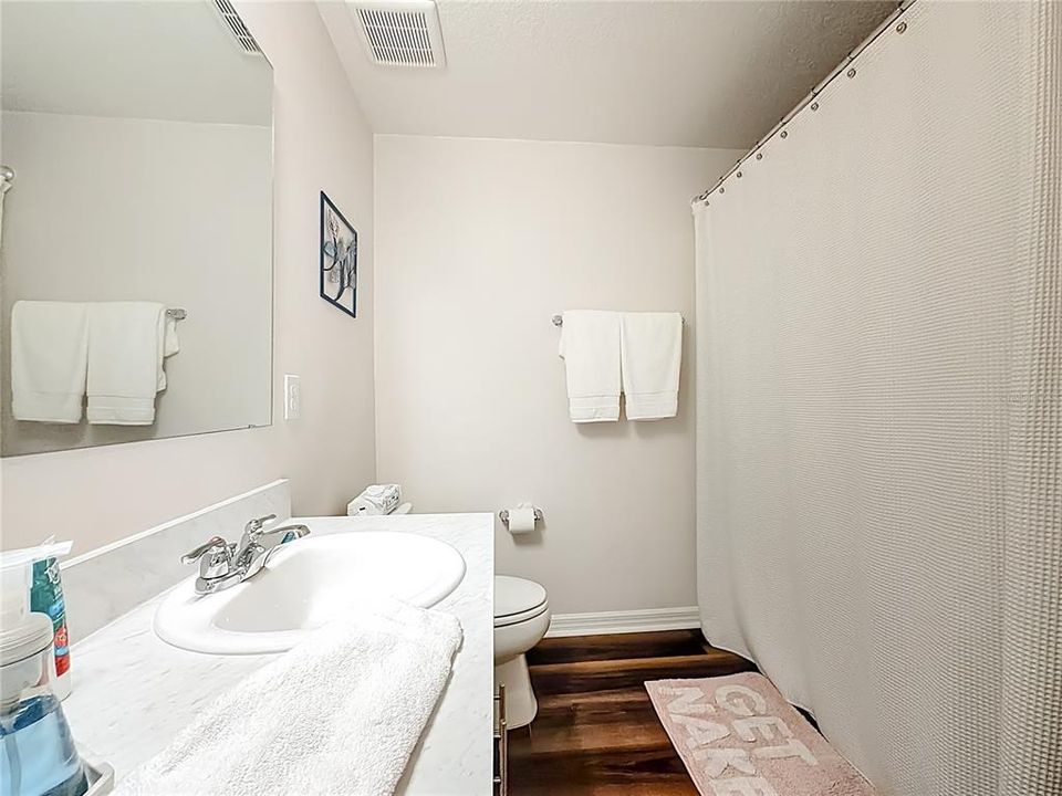 For Sale: $334,900 (4 beds, 2 baths, 1983 Square Feet)