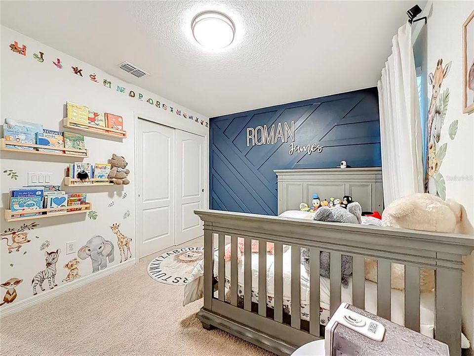 For Sale: $334,900 (4 beds, 2 baths, 1983 Square Feet)