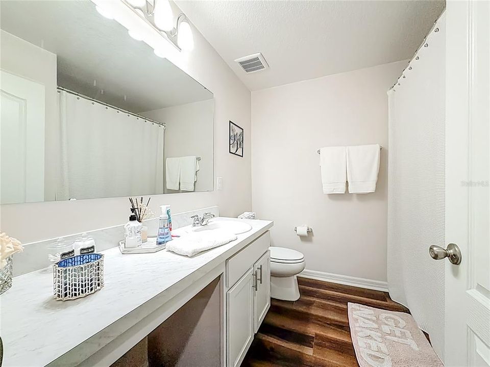 For Sale: $334,900 (4 beds, 2 baths, 1983 Square Feet)