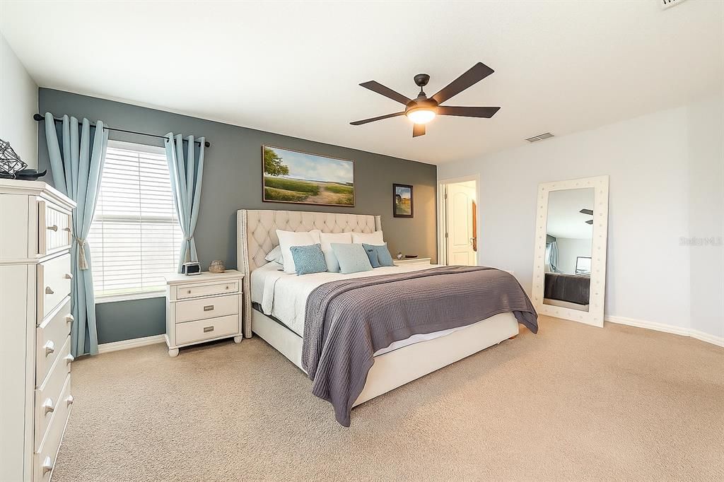 For Sale: $334,900 (4 beds, 2 baths, 1983 Square Feet)