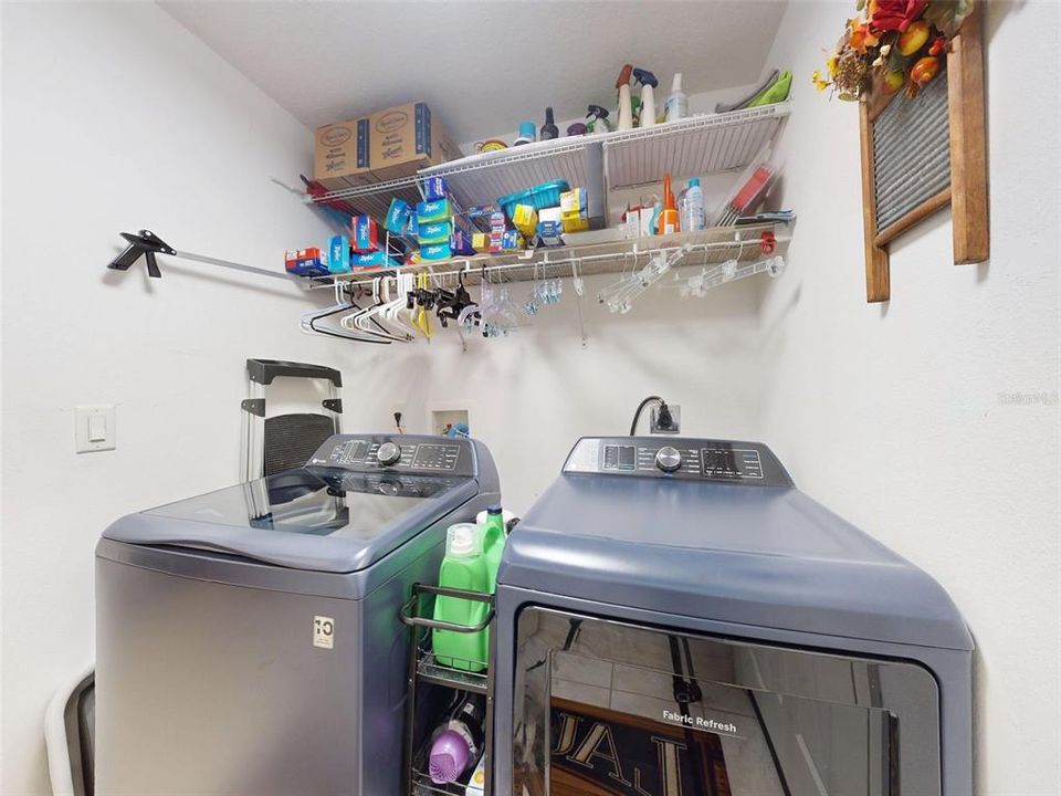 For Sale: $274,900 (3 beds, 2 baths, 1462 Square Feet)