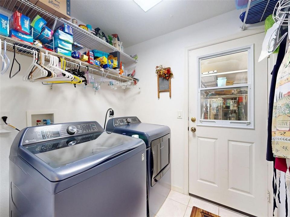 For Sale: $274,900 (3 beds, 2 baths, 1462 Square Feet)