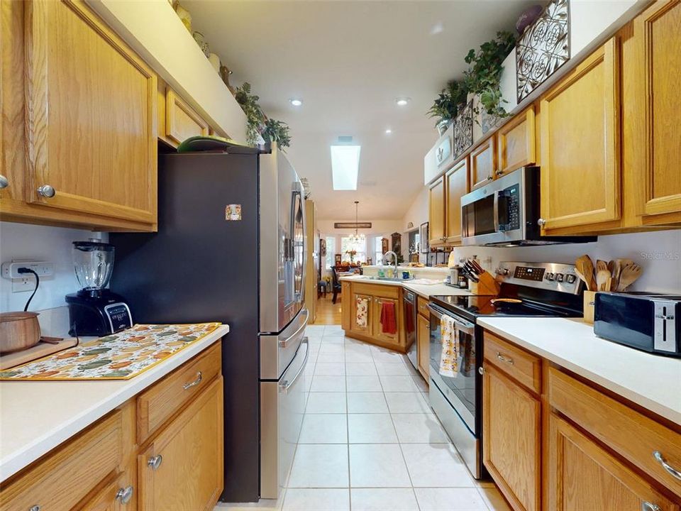 For Sale: $274,900 (3 beds, 2 baths, 1462 Square Feet)