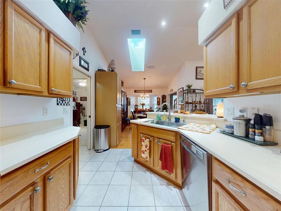 For Sale: $274,900 (3 beds, 2 baths, 1462 Square Feet)