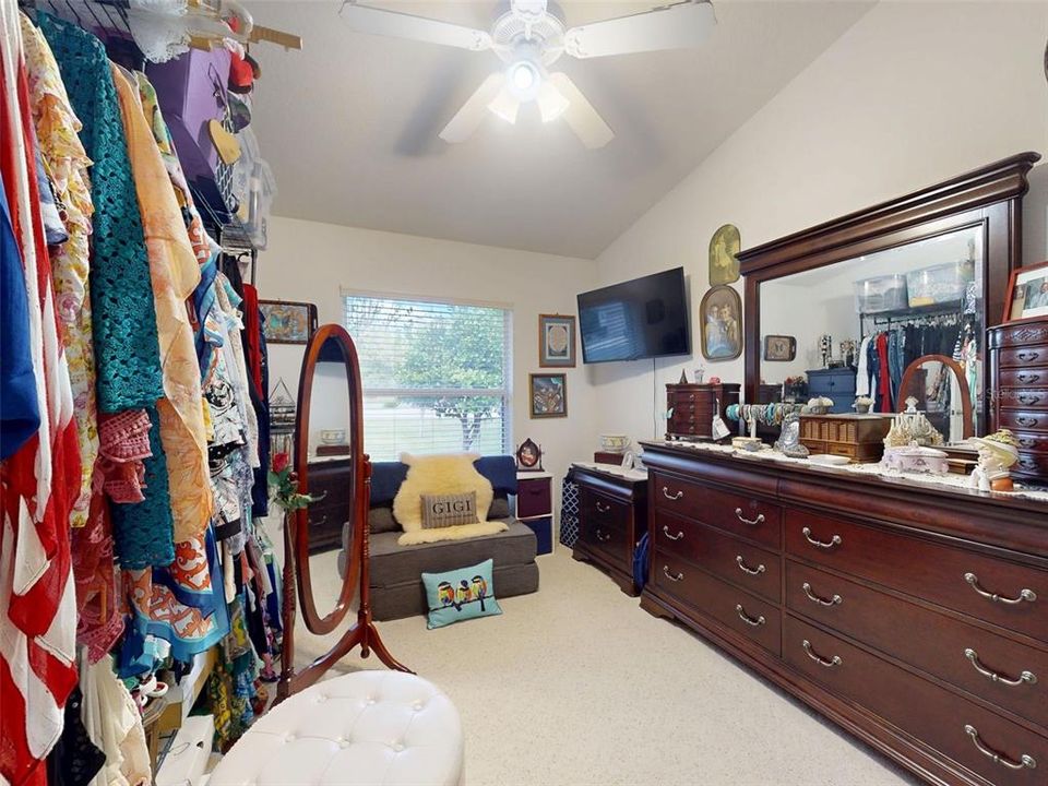 For Sale: $274,900 (3 beds, 2 baths, 1462 Square Feet)