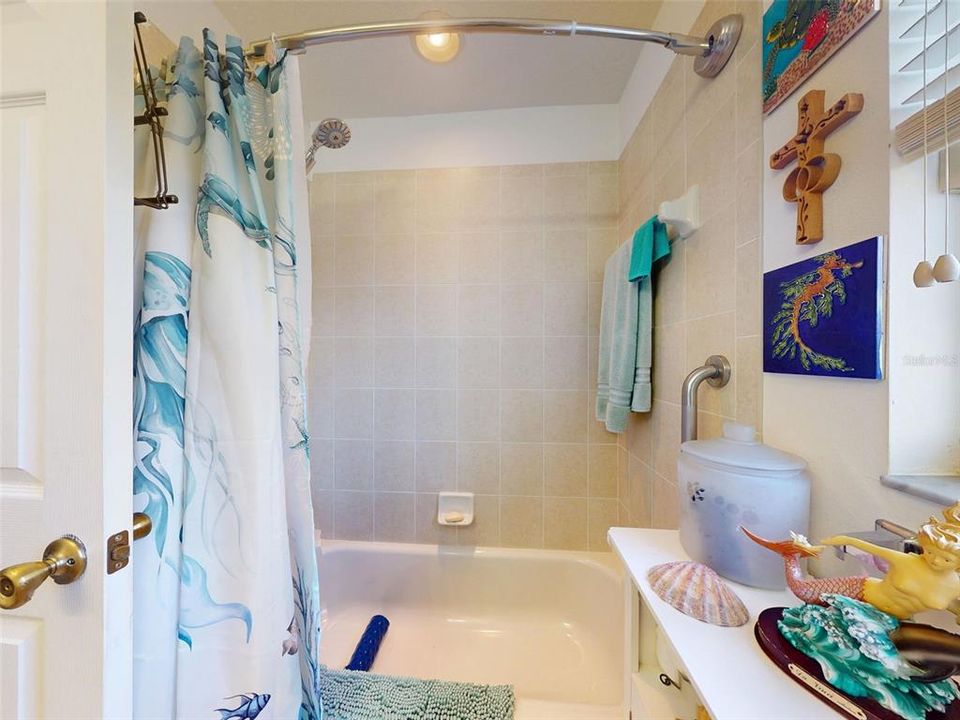 For Sale: $274,900 (3 beds, 2 baths, 1462 Square Feet)