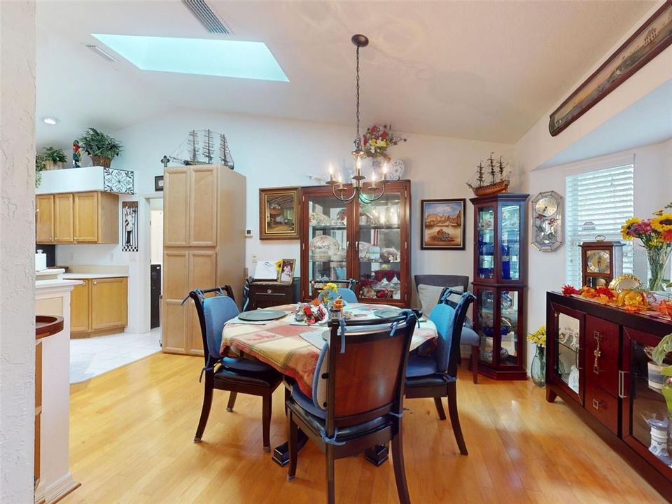 For Sale: $274,900 (3 beds, 2 baths, 1462 Square Feet)