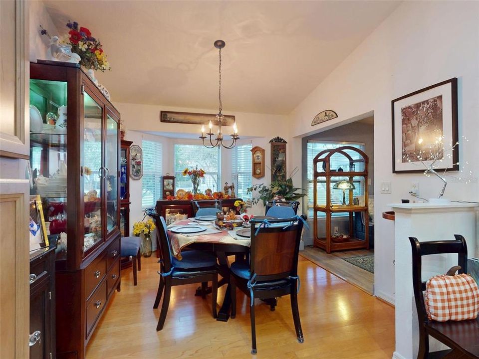 For Sale: $274,900 (3 beds, 2 baths, 1462 Square Feet)