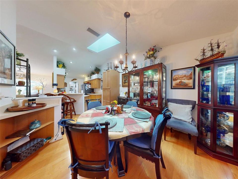 For Sale: $274,900 (3 beds, 2 baths, 1462 Square Feet)