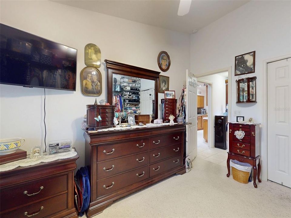 For Sale: $274,900 (3 beds, 2 baths, 1462 Square Feet)